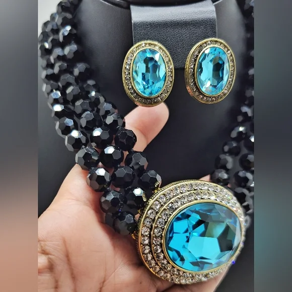 Heidi Daus Necklace And earrings Set - Picture 5 of 9